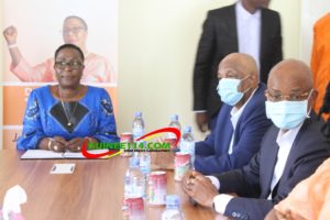 Kabèlè et plusieurs autres candidats en réunion autour de Dalein chez Makalé Traoré