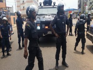 CONAKRY: 17 policiers blessés, plusieurs véhicules des forces de l’ordre endommagés (Police)