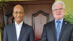 Crise politique: l'ambassadeur des Etats-Unis au domicile de Dalein