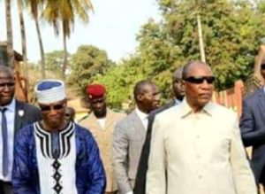Siaka Barry interroge Alpha Condé: "Où sont-ils, ces troubadours qui chantaient faussement..."