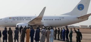 Conakry: une délégation malienne chez le colonel Mamadi Doumbouya