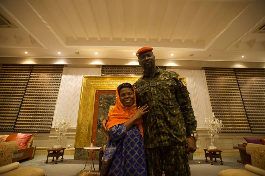 Binta Laly et son argent du palais: nous avons une autre version...crédible
