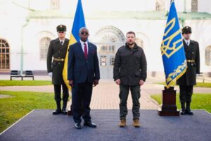 La Guinée et l'Ukraine renforcent leur relation : le Général Kandé présente ses lettres de créances à Kiev
