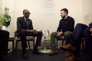 Davos: rencontre symbolique entre les présidents Zélensky et Paul Kagamé