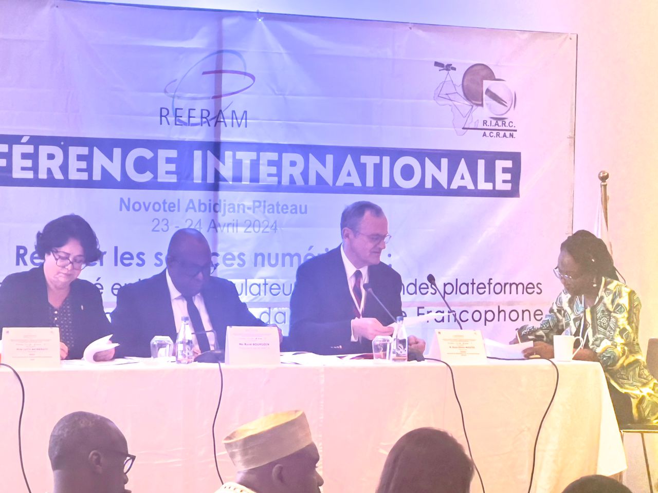 Abidjan : face aux régulateurs de médias africains, TIKTOK, META, X et GOOGLE s’engagent au renforcement de la politique de modération des contenus