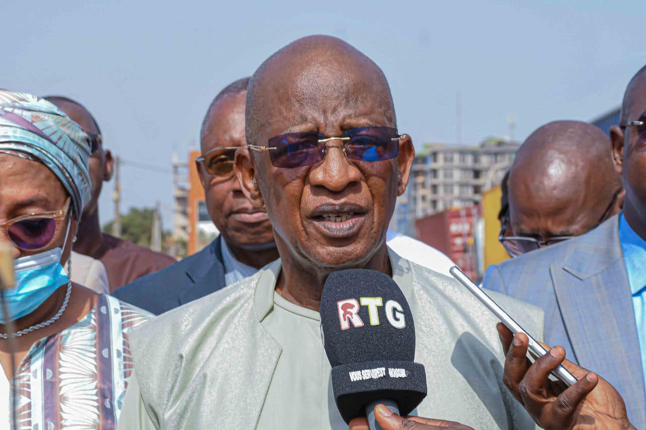 Humanisation des prisons en Guinée : le ministre de la Justice équipe la maison centrale de Conakry