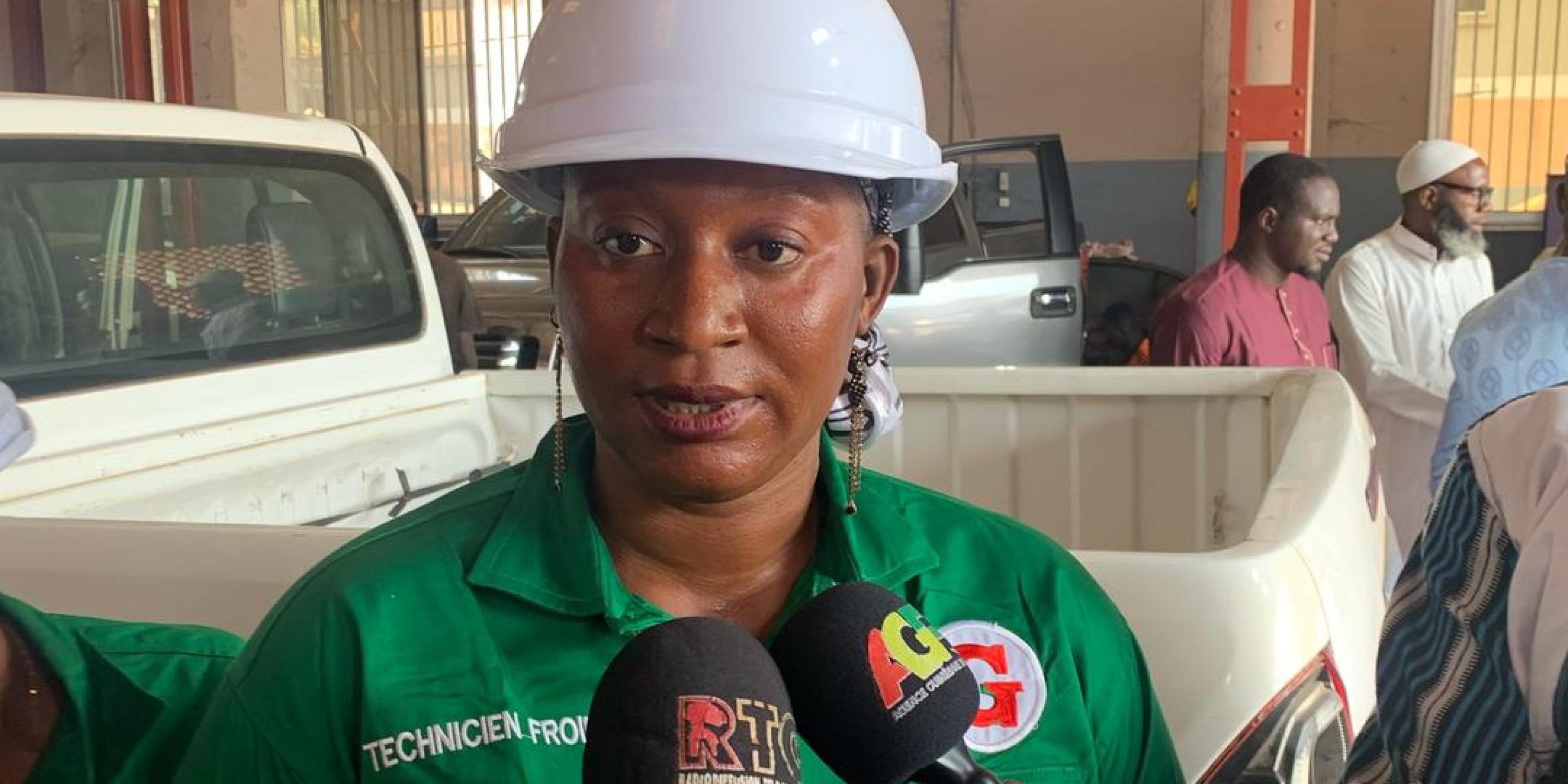 Les Amazones des Garages du Gouvernement : une révolution féminine au service du développement "Avec Simandou 2040, nous comptons former beaucoup de femmes..." affirme Abdoulaye Sinkoun Kaba
