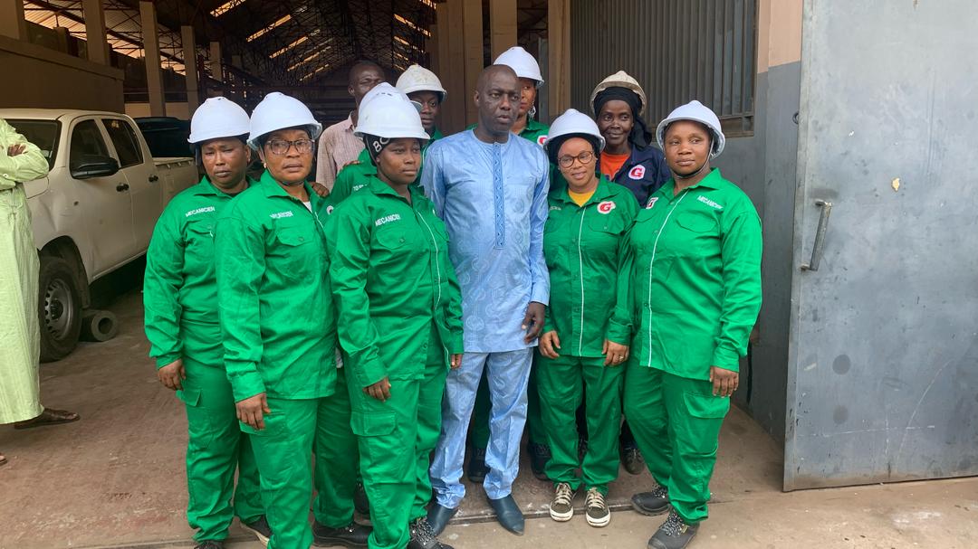 Les Amazones des Garages du Gouvernement : une révolution féminine au service du développement "Avec Simandou 2040, nous comptons former beaucoup de femmes..." affirme Abdoulaye Sinkoun Kaba