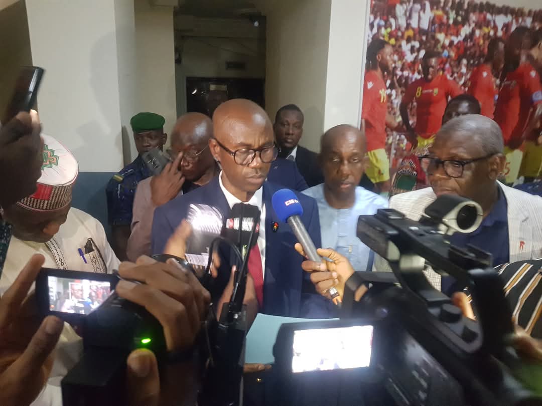 FEGUIFOOT: Sept membres du bureau tentent d'évincer le président Bouba Sampil