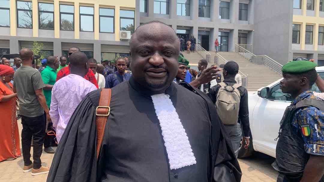 Rejet de la demande de médiatisation du procès en appel d’Aliou Bah : « La cour a décidé de couper la poire en deux en rejetant la demande de couverture de ce procès », Me Pépé Antoine Lama