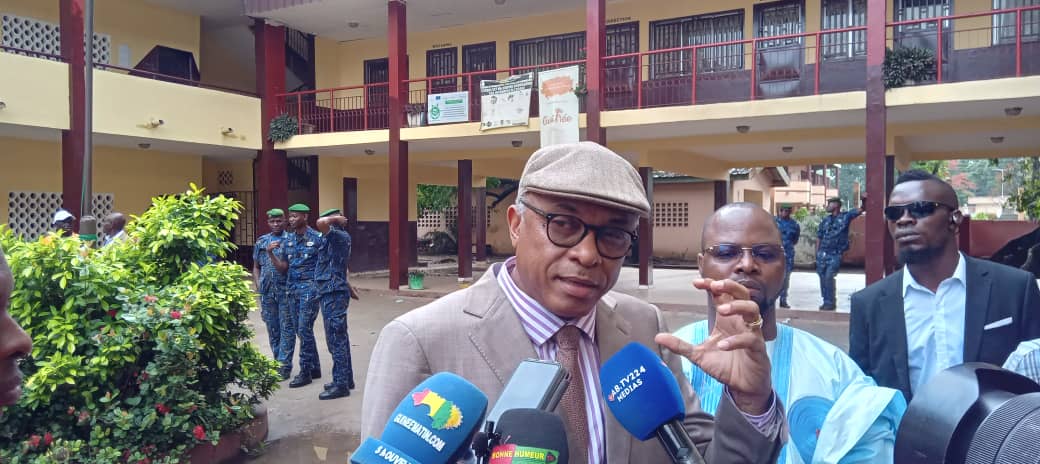 https://www.guinee114.online/2025/06/13/examen-dentree-en-7e-annee-le-ministre-met-en-garde-les-surveillants-et-responsables/