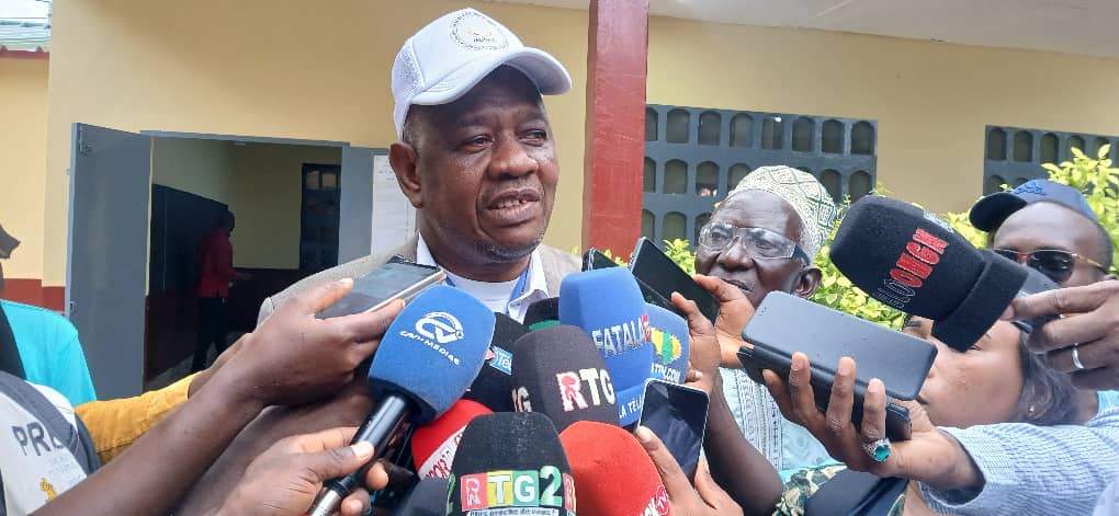 BEPC 2025 : Le ministre Jean Paul Cedy lance officiellement les premières épreuves à Dixinn