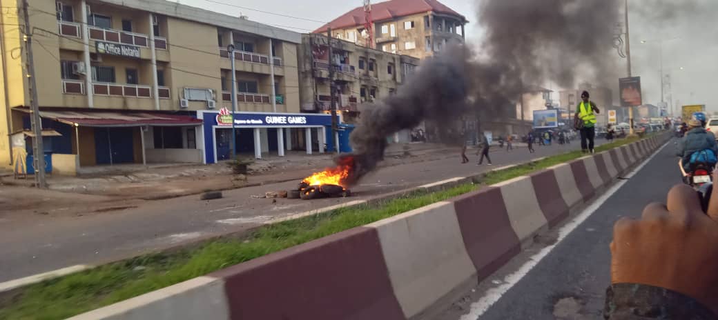 GBessia : des jeunes manifestent pour réclamer le retour de l’électricité